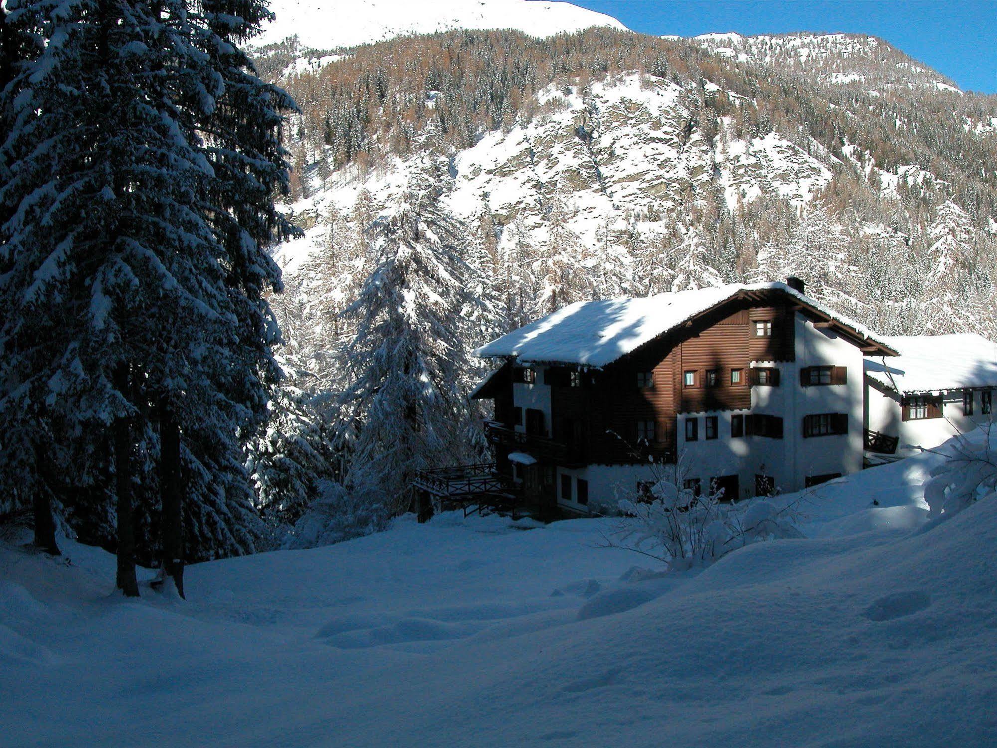 Albergo Villa Anna Maria Champoluc Eksteriør billede