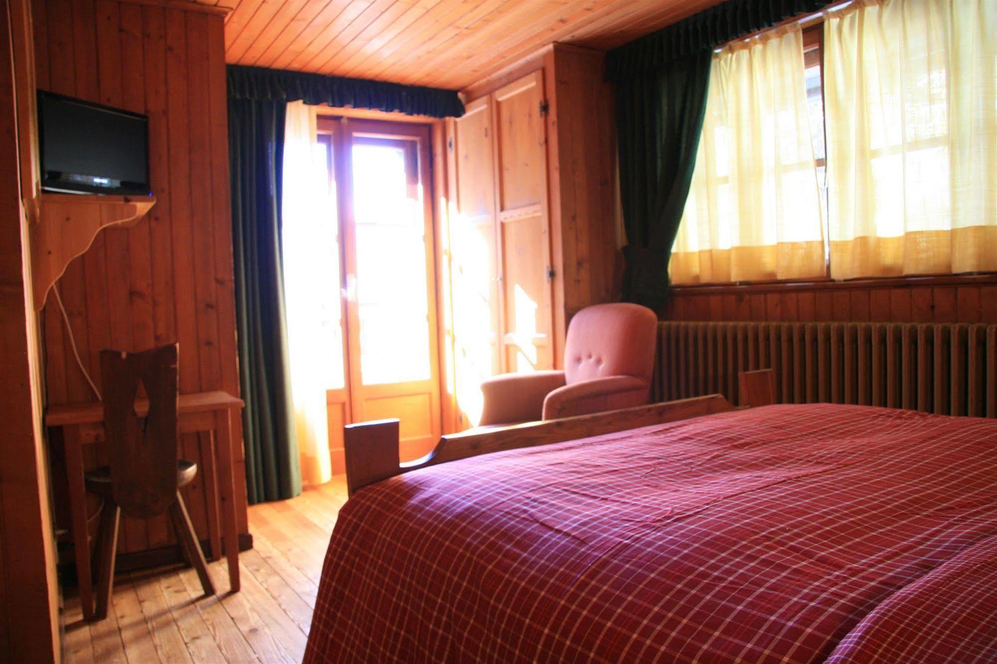 Albergo Villa Anna Maria Champoluc Eksteriør billede